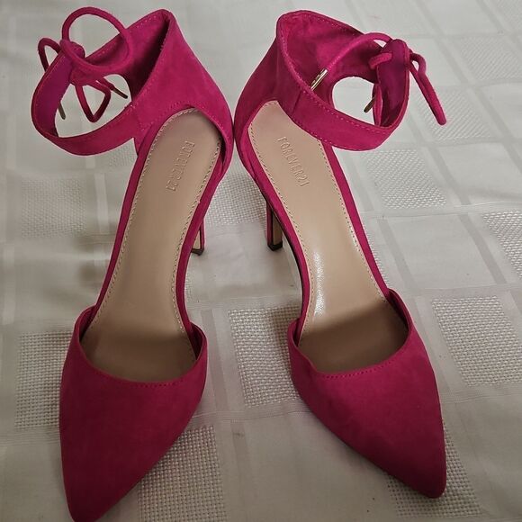 Elegant Pink Suede Women's Heels - Picture 10 of 16